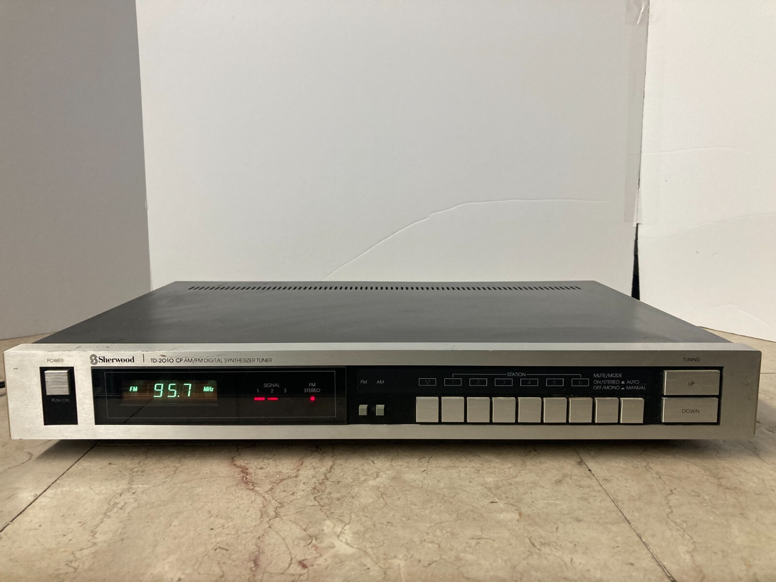 Sherwood TD-2010CP  AM/FM Stereo Tuner.*VINTAGE!*