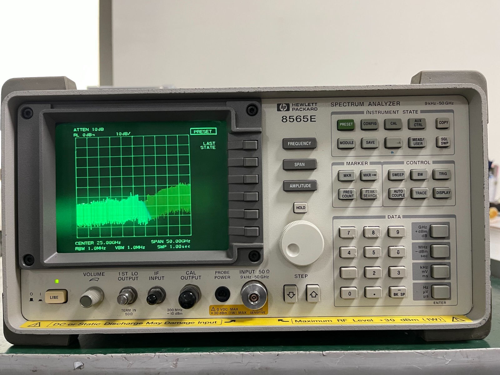 Agilent Keysight 8565E 9KHz - 50GHz Spectrum Analyzer w/ 85620A module_1299