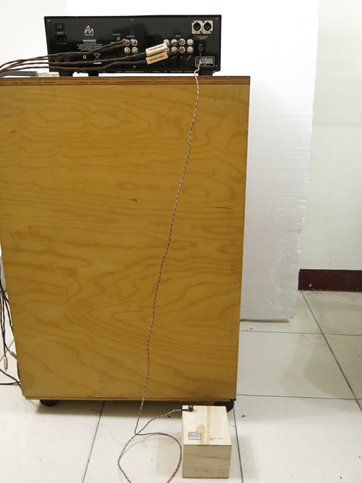 WAITING AUDIO Earth-2 grounding box