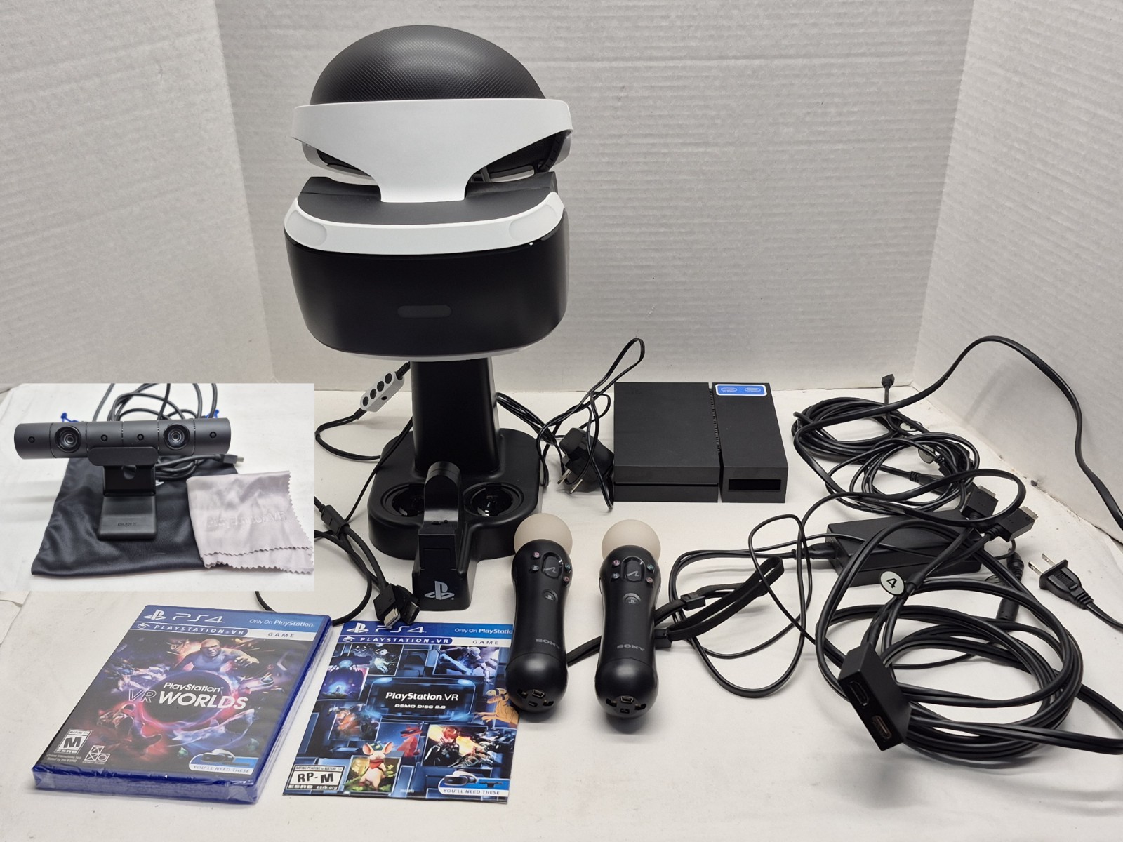 Sony Playstation VR Virtual Reality Headset Motion Controller Camera Charger PS4