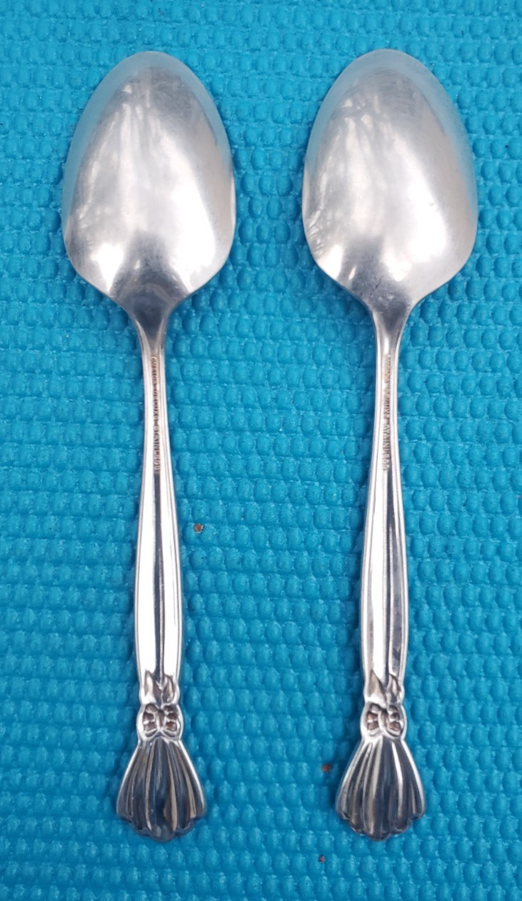 2-Oneida Deluxe ALEXIS TEASPOONS 6"