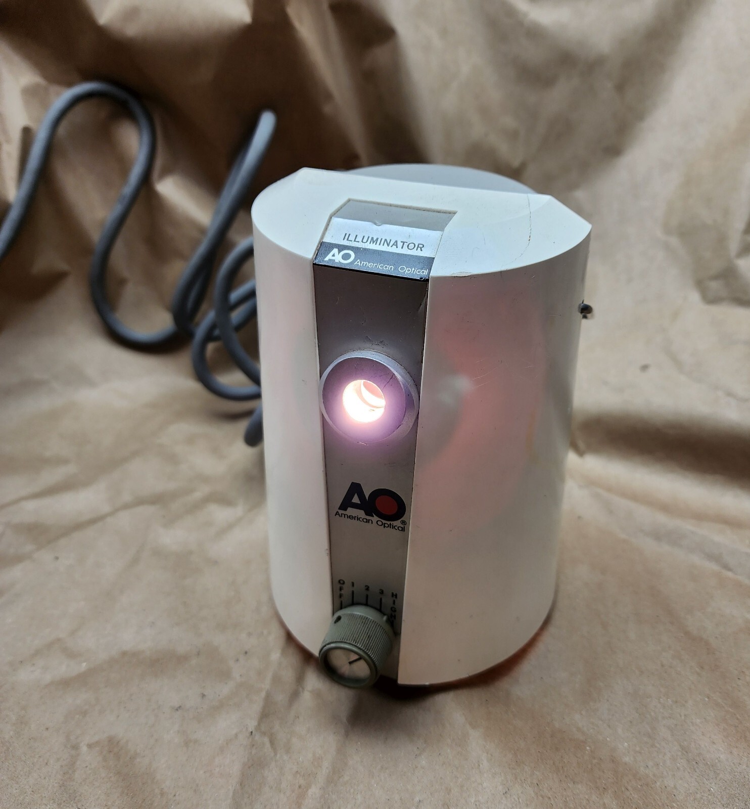 AO American Optical II-80 fiber optic microscope illuminator light 120V 1.5A