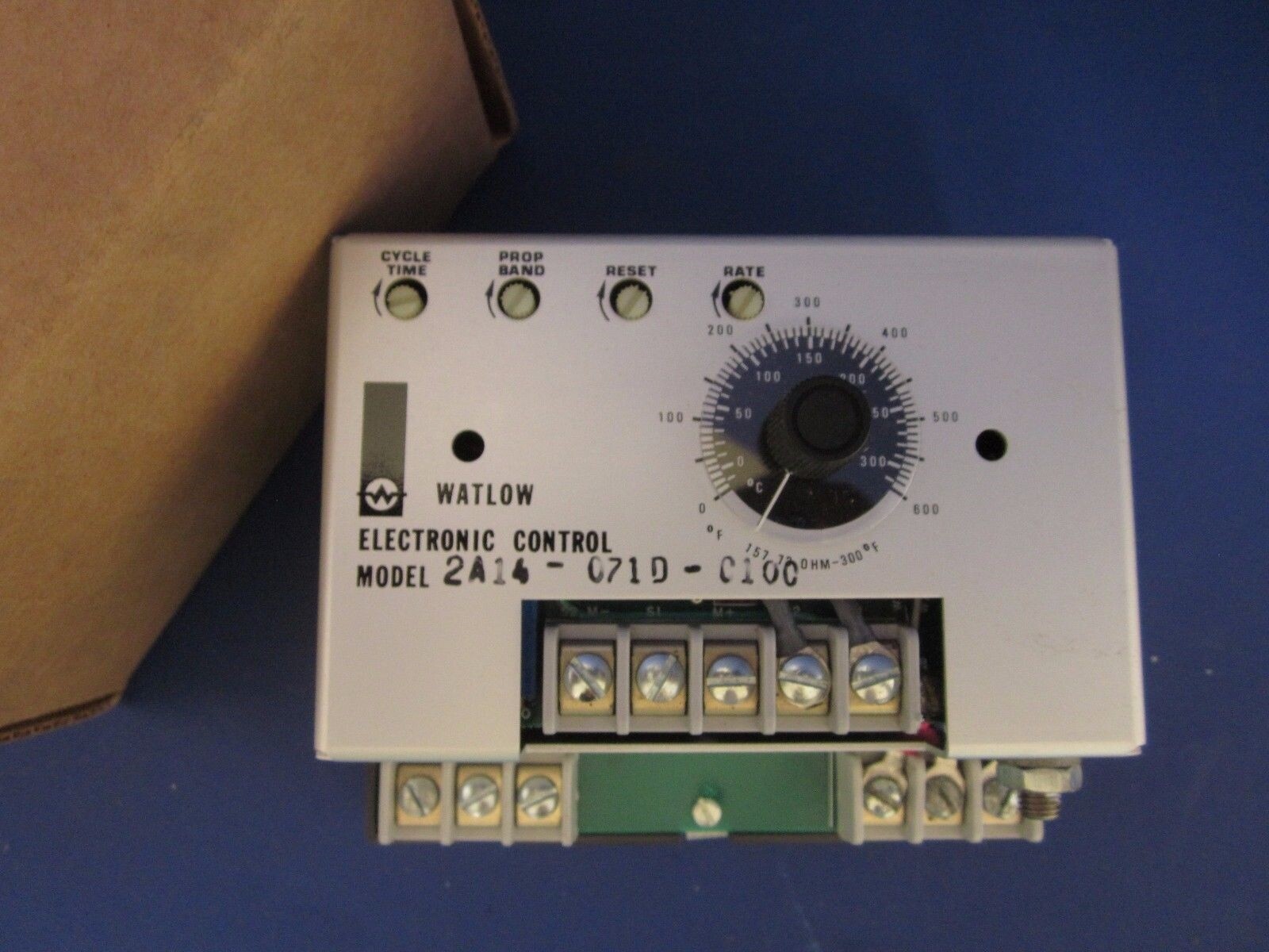 Watlow 2A14-071D-0100 Electronic Control, 0-600F, 0-300C,  NIB