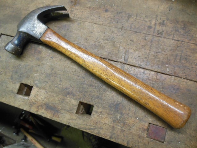 vintage Stanley #101 20oz curve claw wood handle hammer old  carpenter tool