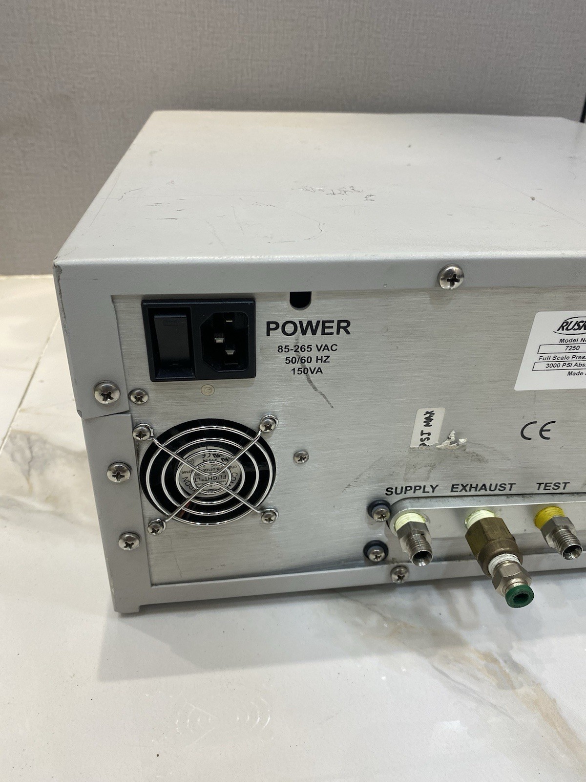 FLUKE / RUSKA 7250 , 3000 Psi Abs PRESSURE CONTROLLER & CALIBRATOR