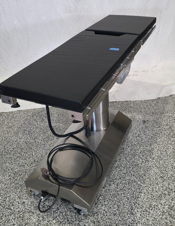 Skytron 1700 Surgical Table- Great condition! Fully functional