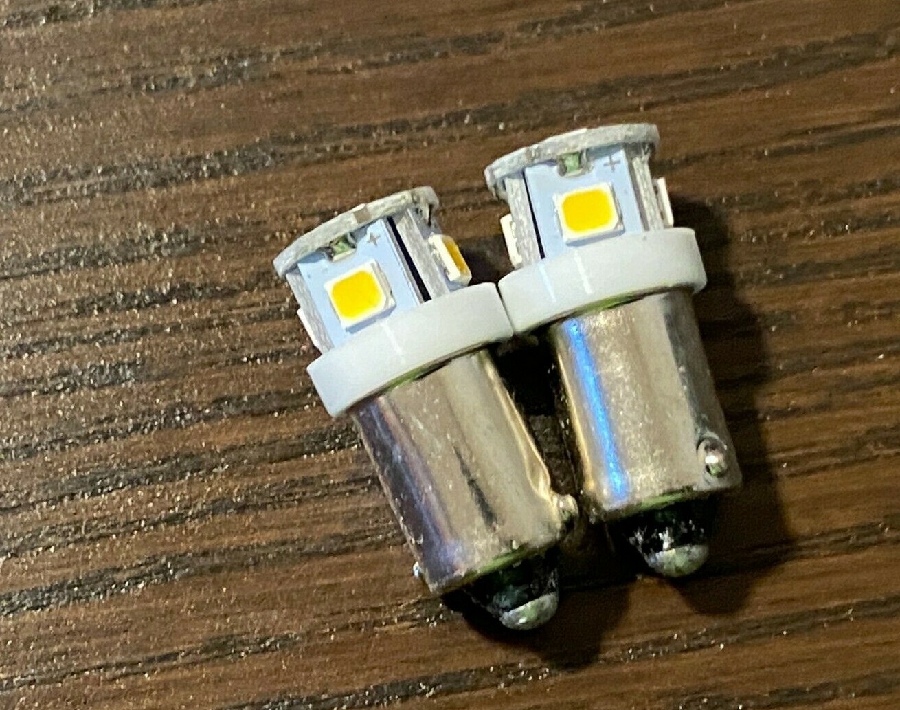 2 New Cool White Bayonet LED Lamp Light Bulbs 6v 6.3v 8v replace #47 #44 #1847