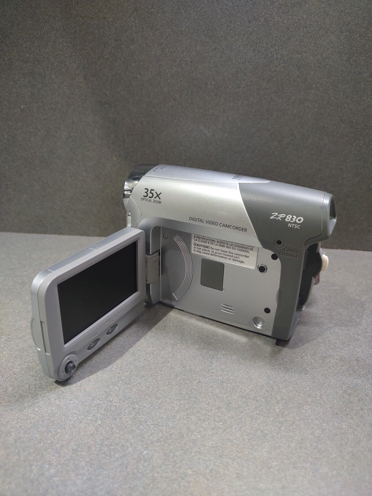 canon zr 830 ntsc untested Very Clean No Battery