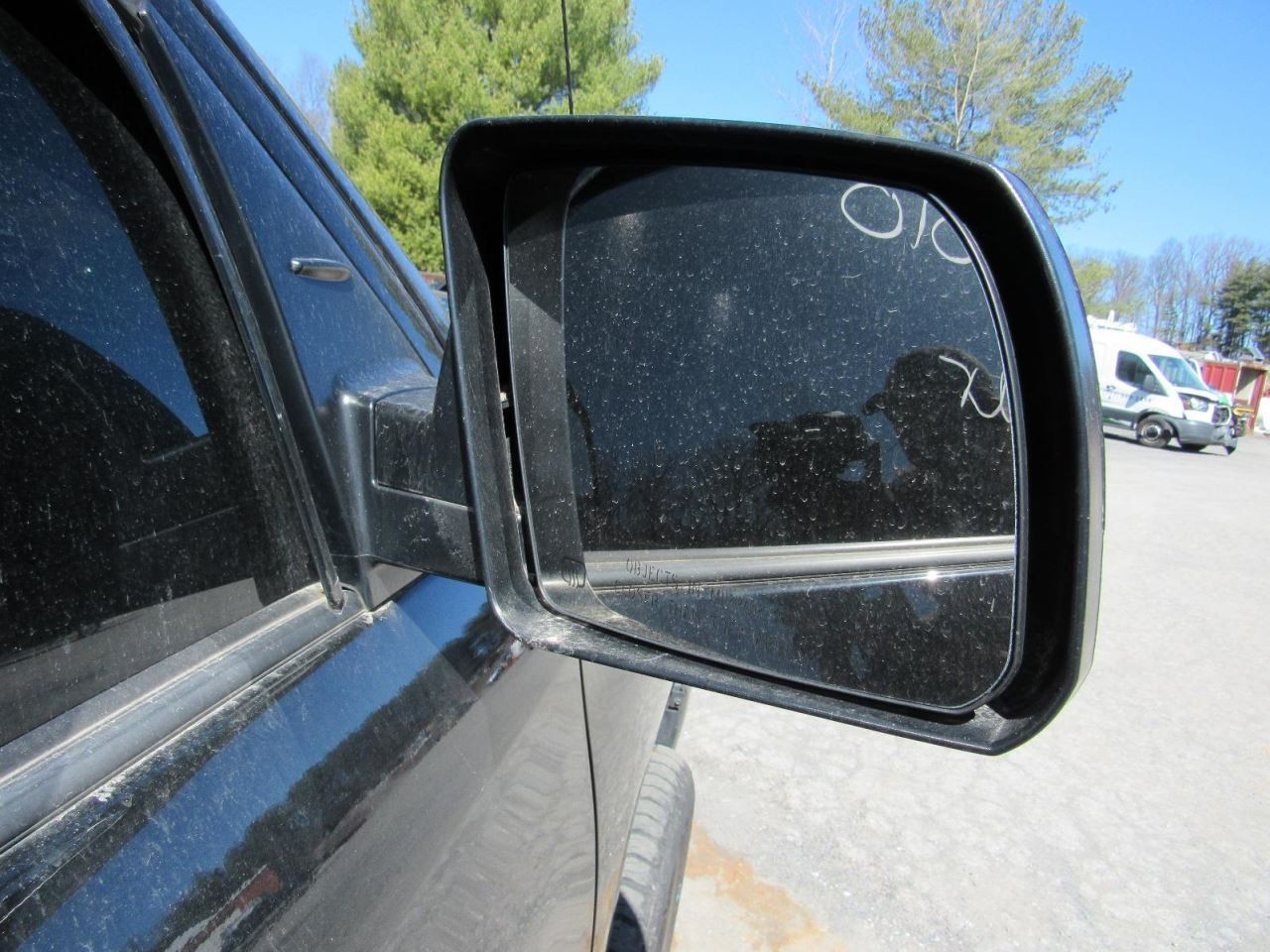 TUNDRA 2019 Glove Box 1031843
