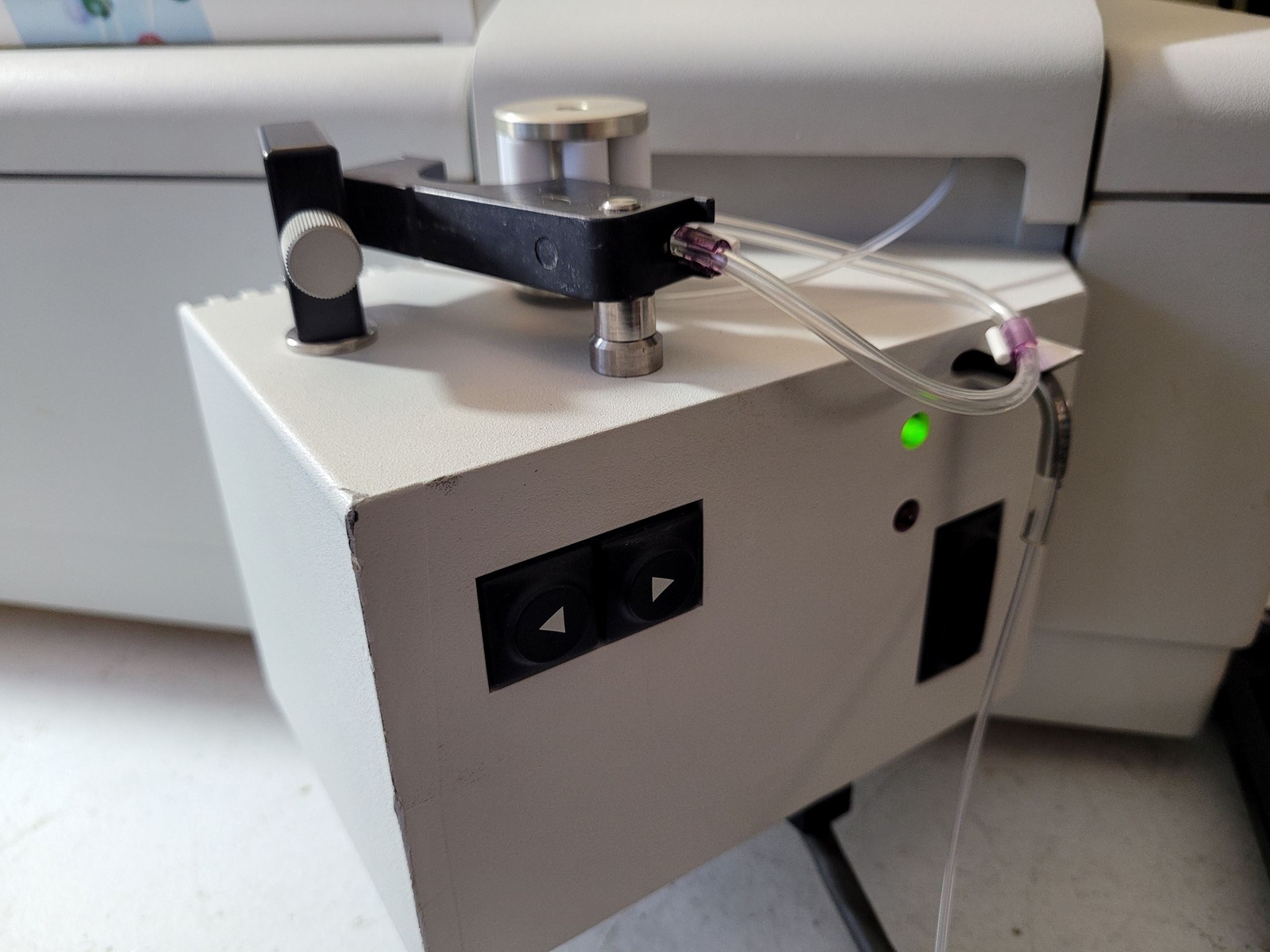 Perkin Elmer Lambda 25 UV/Vis Spectrophotometer w/ sipper, computer, tested