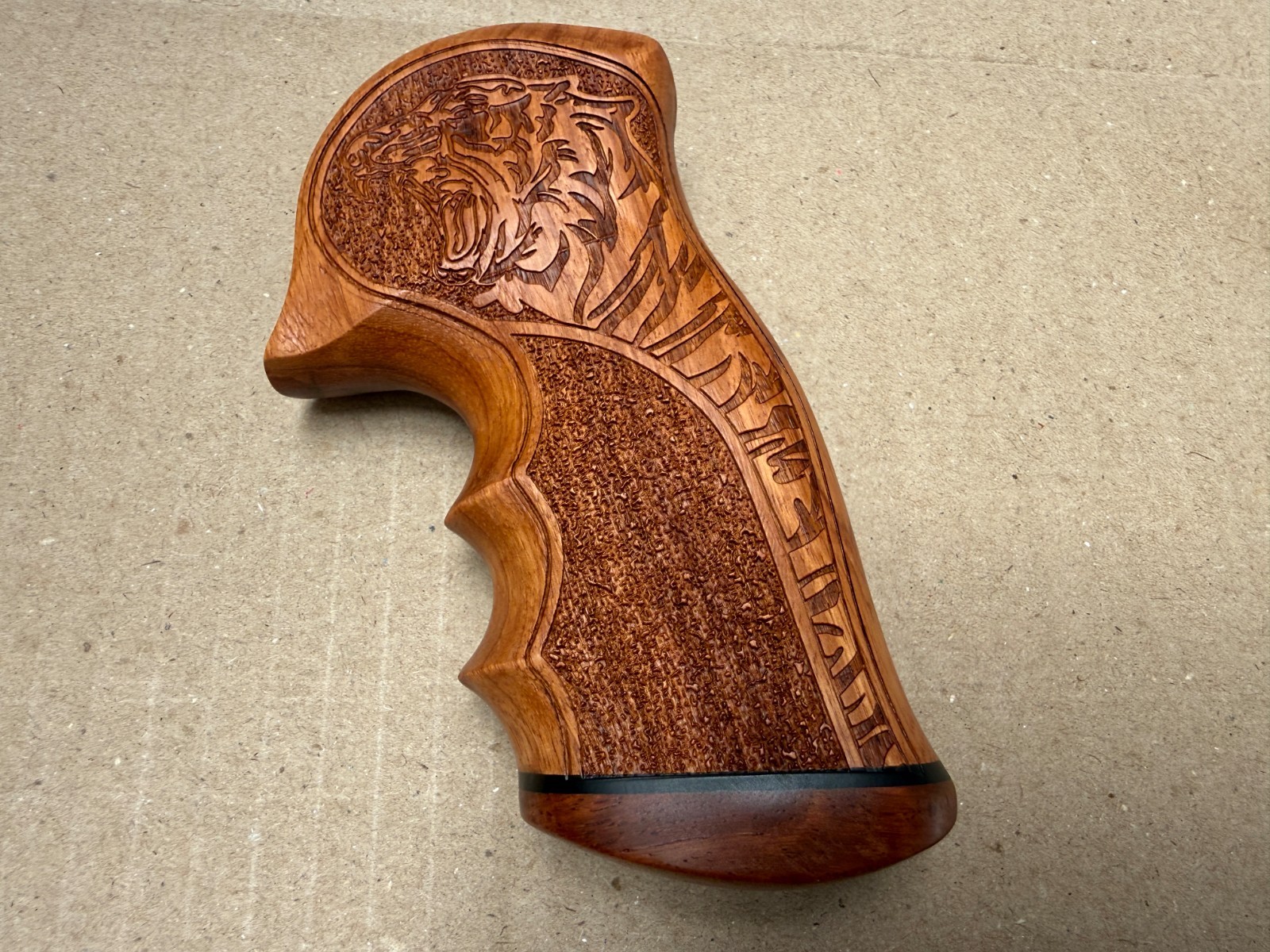 New slip-on style Tiger art wood Handle Grips for Ruger GP100 Super Redhawk#02