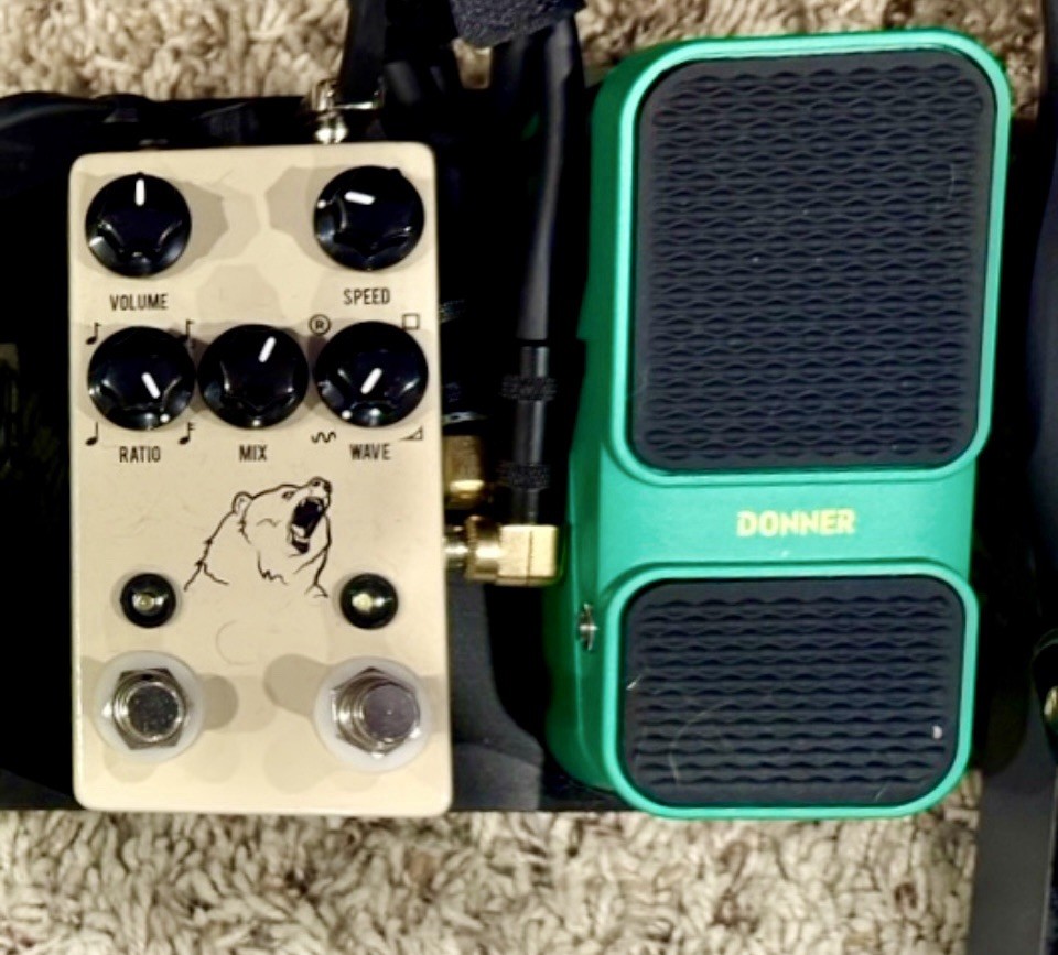 JHS Kodiak Analog Tremolo w/Tap Tempo & Donner Viper Expression /Volume Pedals