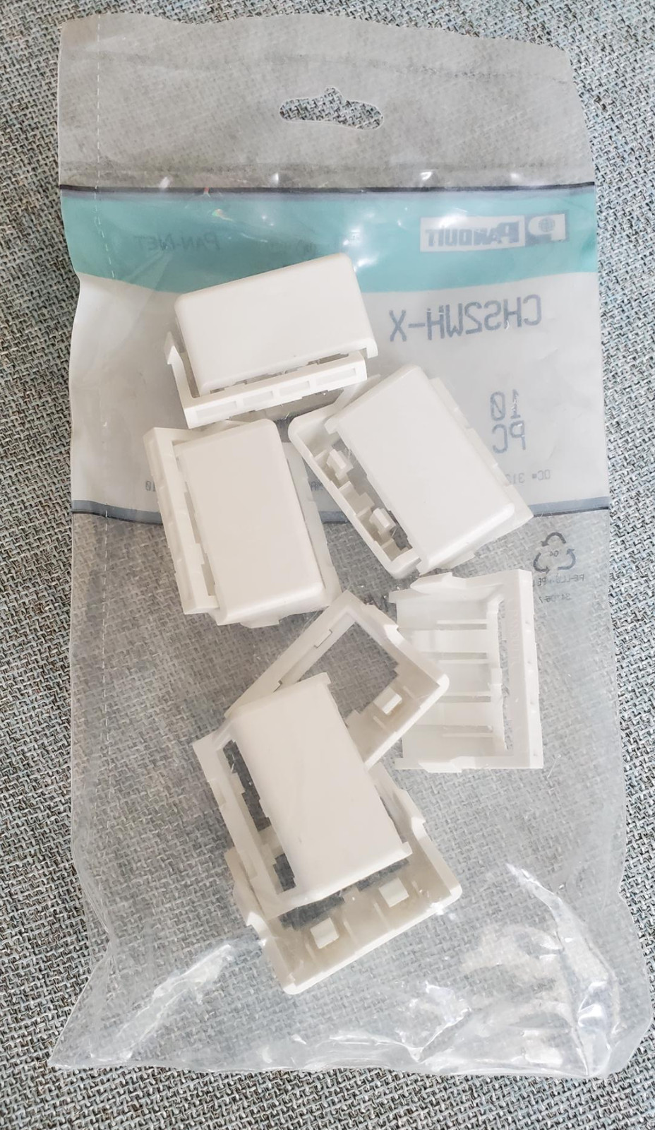PANDUIT CHS2WH-X ~ Mini-Com 2 Module Space Sloped Insert For 1/2 Bezel Opening