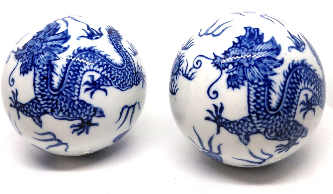Pair Chinese Blue & White Dragon Porcelain Decorative Balls 8cm Ceramic Spheres