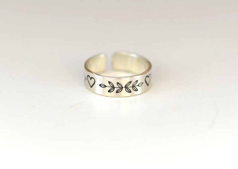 Sterling silver toe ring with hand stamped pattern - handmade