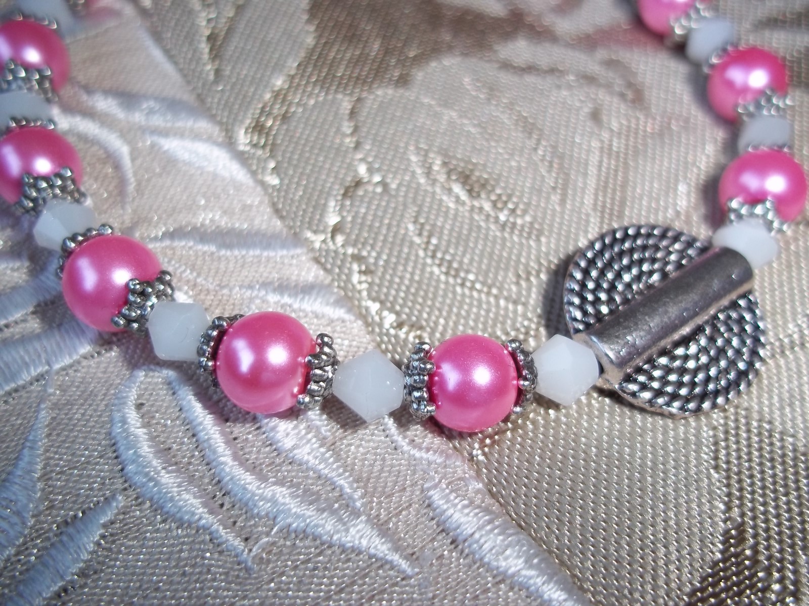 7 1/2 Inch PINK Glass Pearl & WHITE Crystal Bead MAGNETIC Clasp Bracelet  L-02