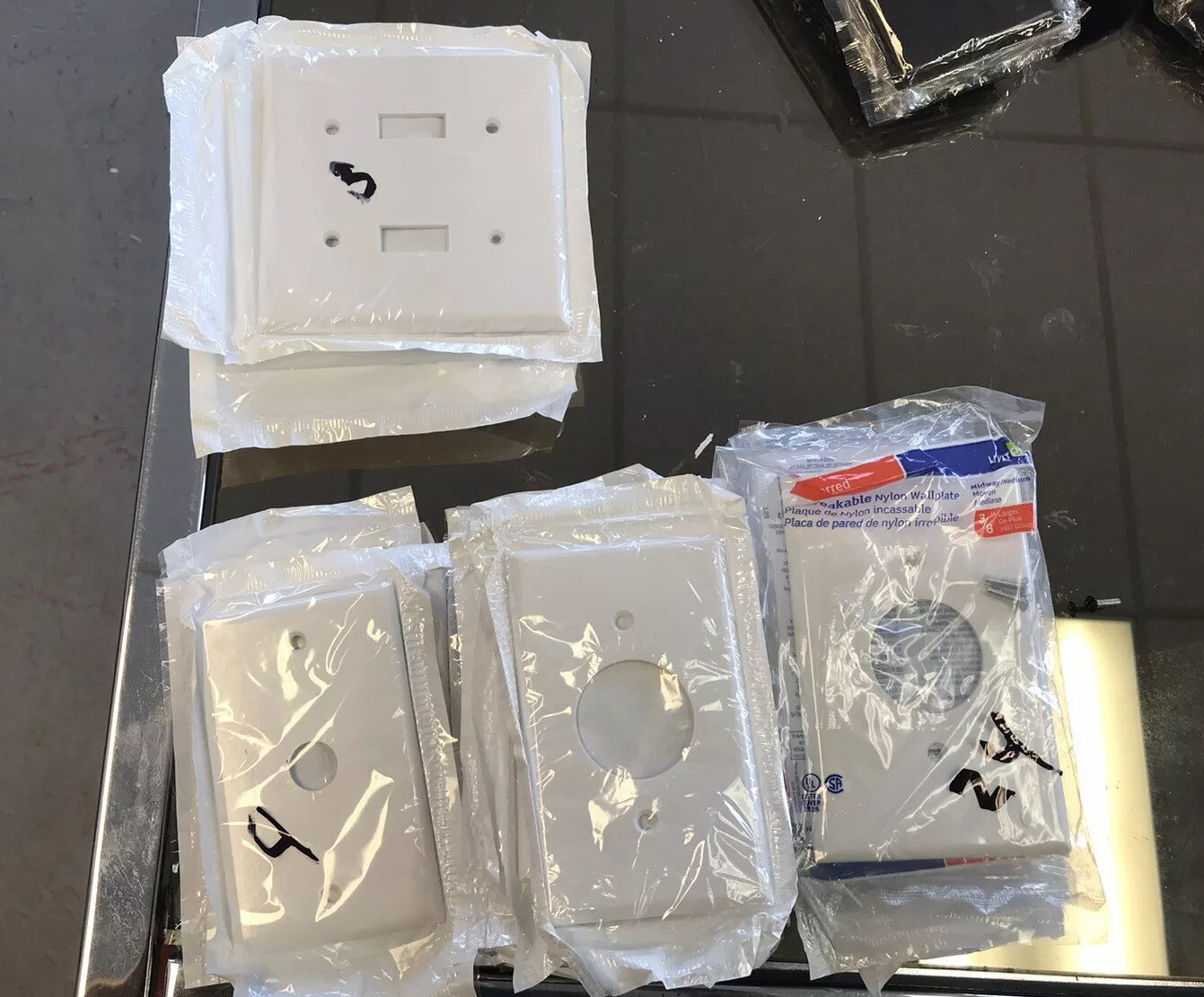 Lot Of 31 Electrical Wall Plates Cover Lights Outlet