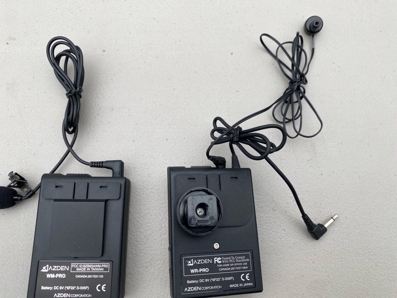 Azden WLX Pro VHF System Wireless Lapel Microphone System, excellent condition