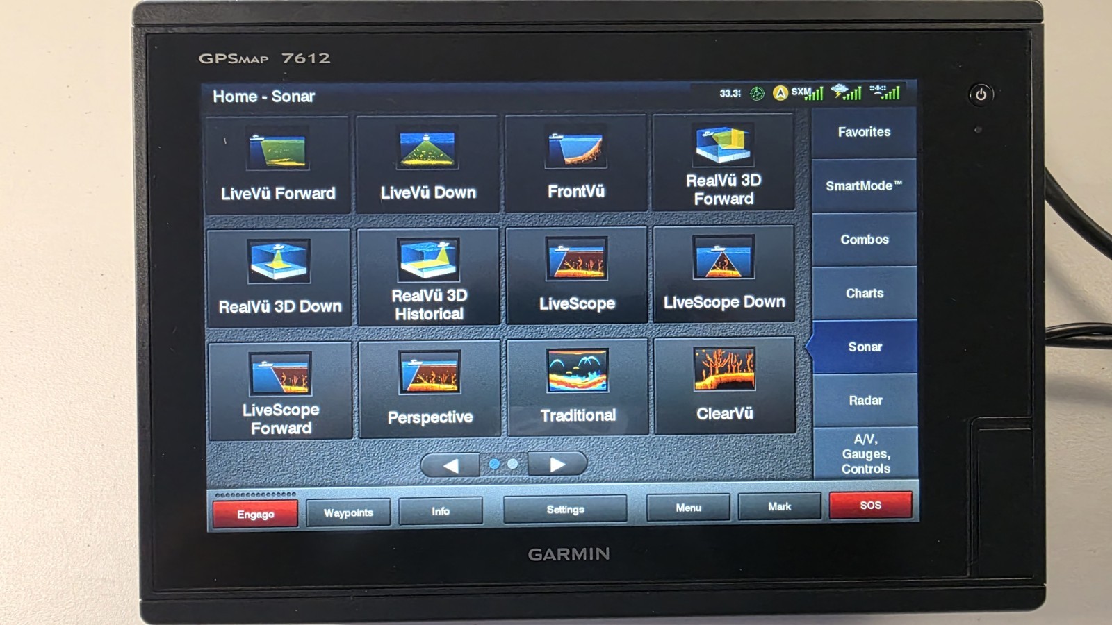 Garmin GPSMAP 7612 Chartplotter Fishfinder Touchscreen w/ Mount & Cable Tested