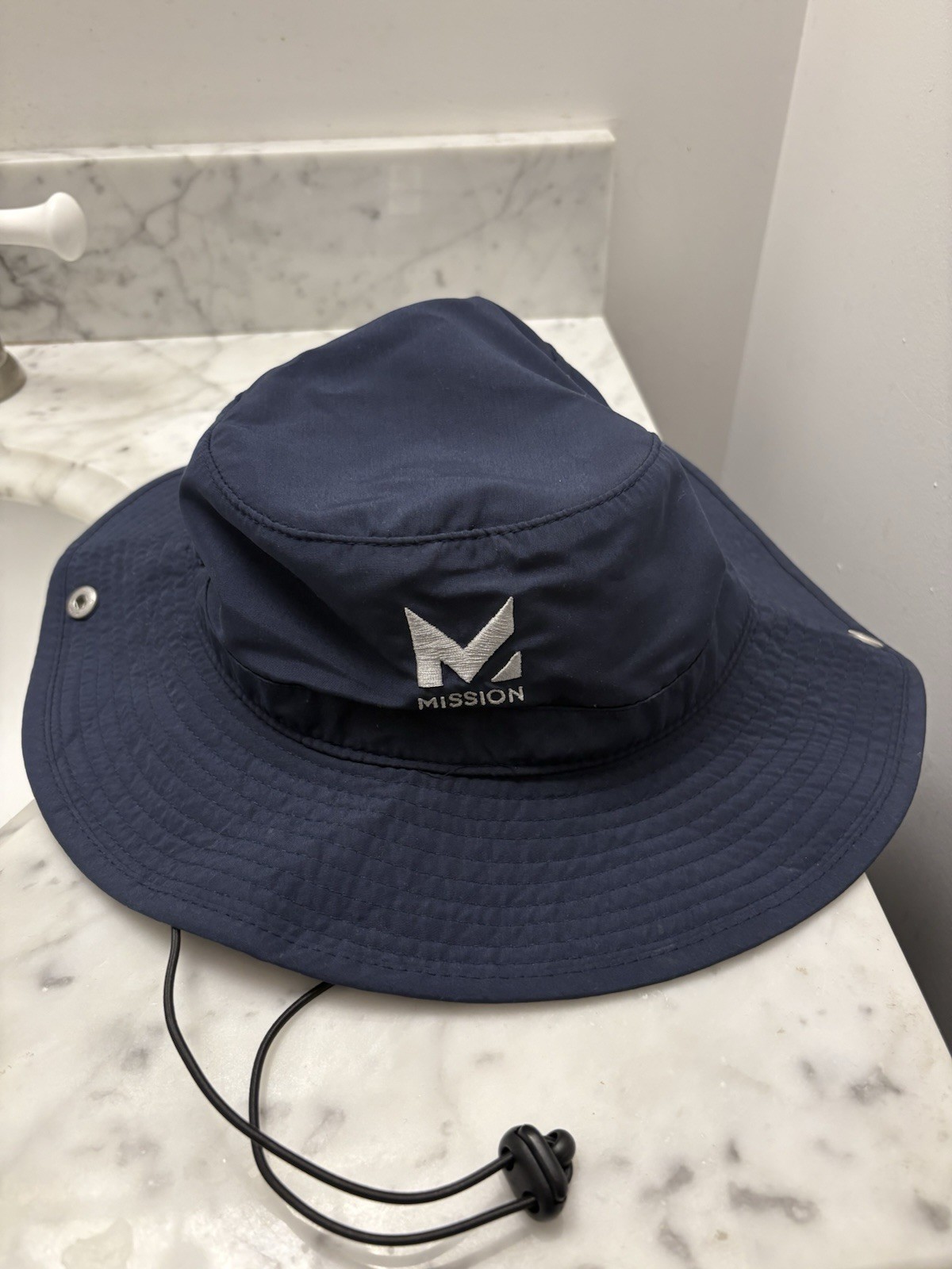 MISSION BUCKET COOLING HAT NAVY ONE SIZE NWT UPF 50 Style 109192 UNISEX