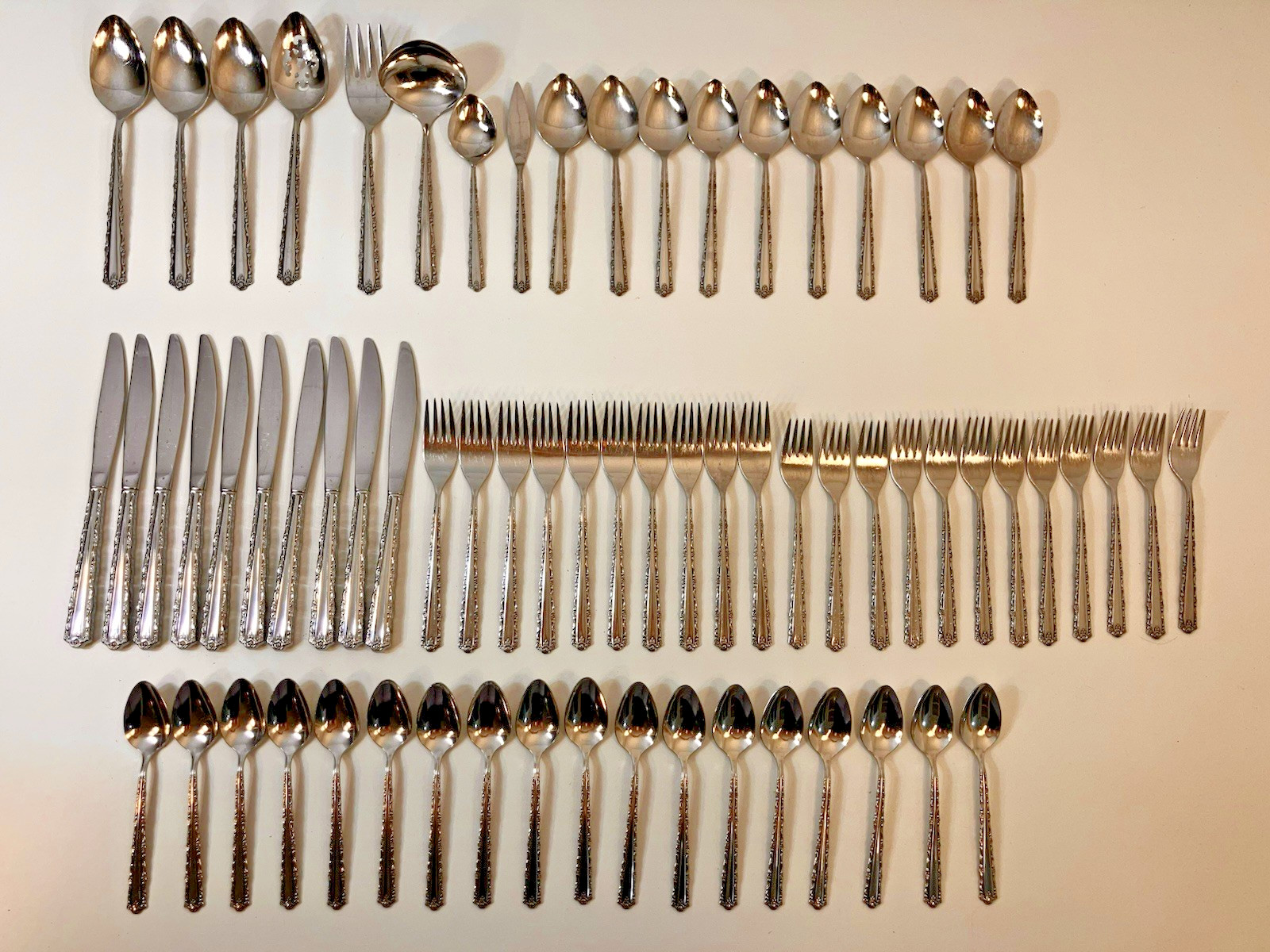 Lot Oneida Cherie Stainless Flatware