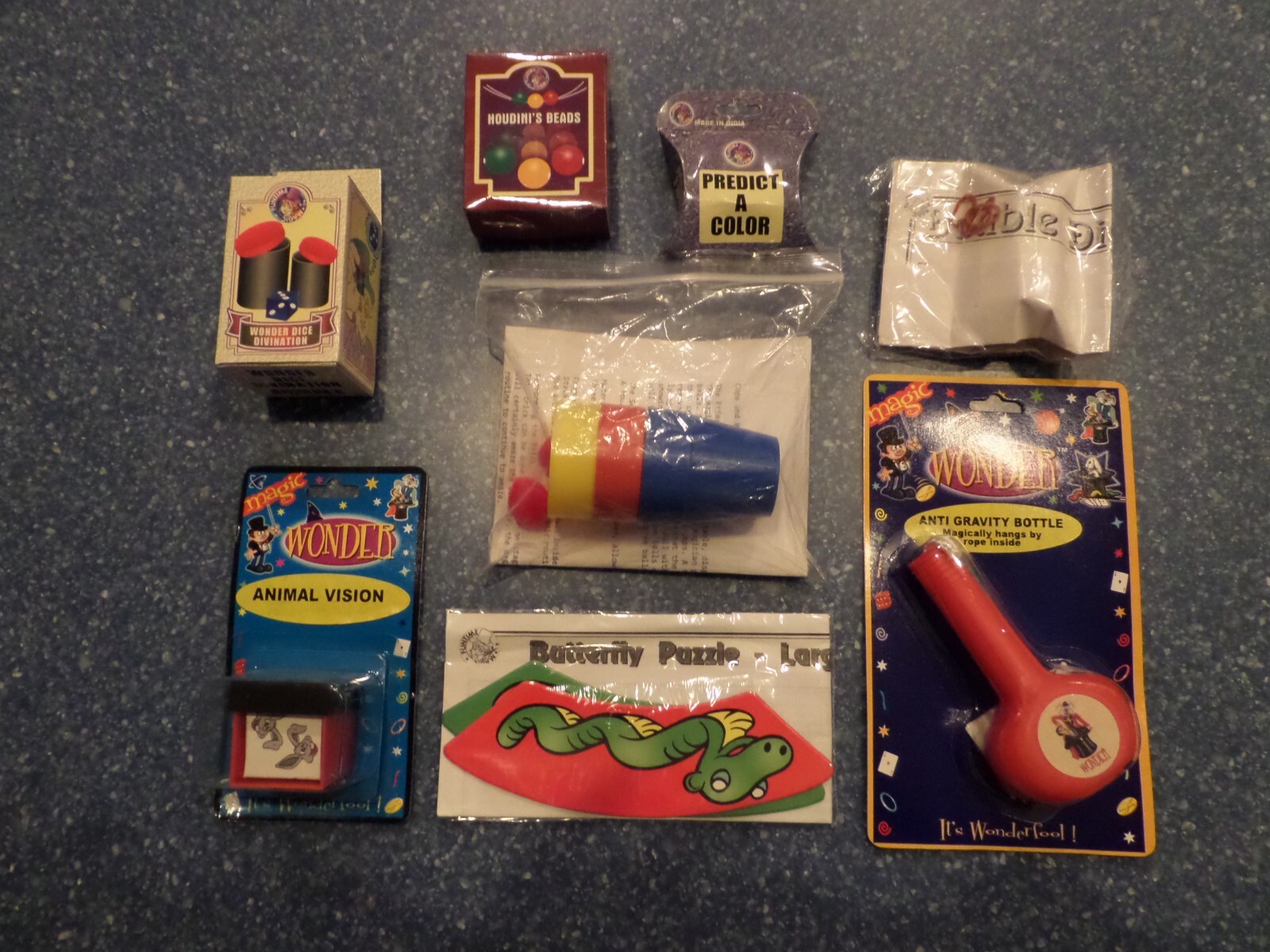 Magic Kit Set #4 with 8 tricks for young magicians