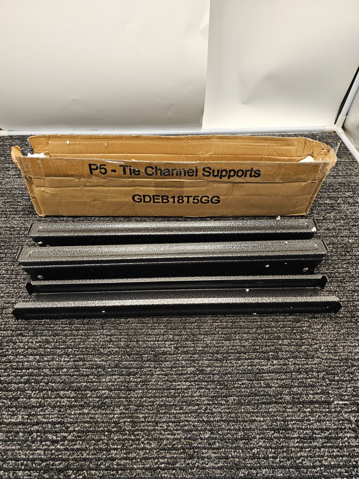 (QTY 5) P5 - Tie Channel Support GDEB18T5GG Dark Grey Stainless Steel