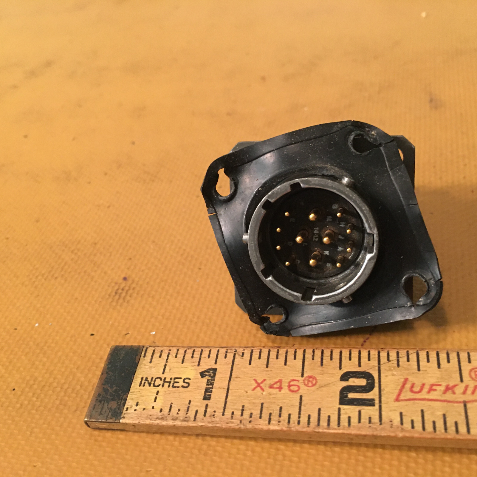 SP02E-14-12P Connector