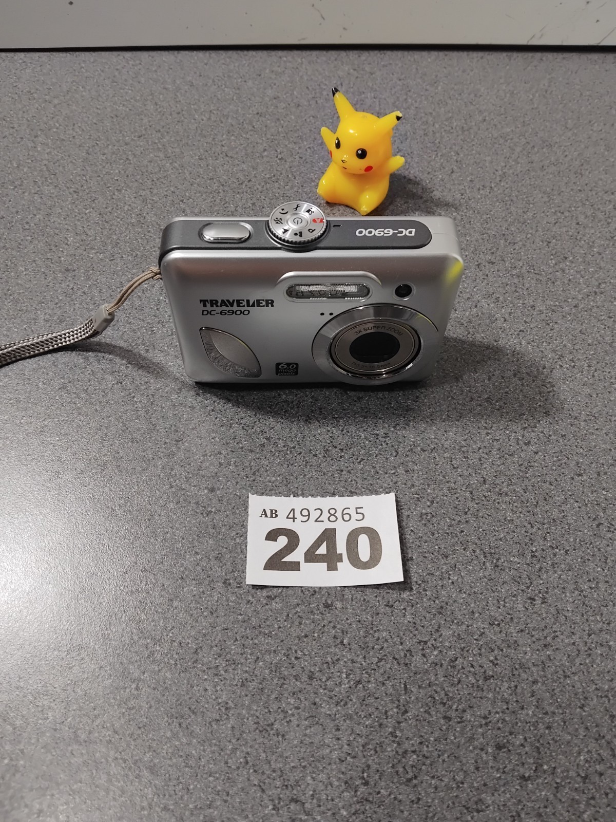 Traveler DC6900 6.0MP Digital Camera - Silver