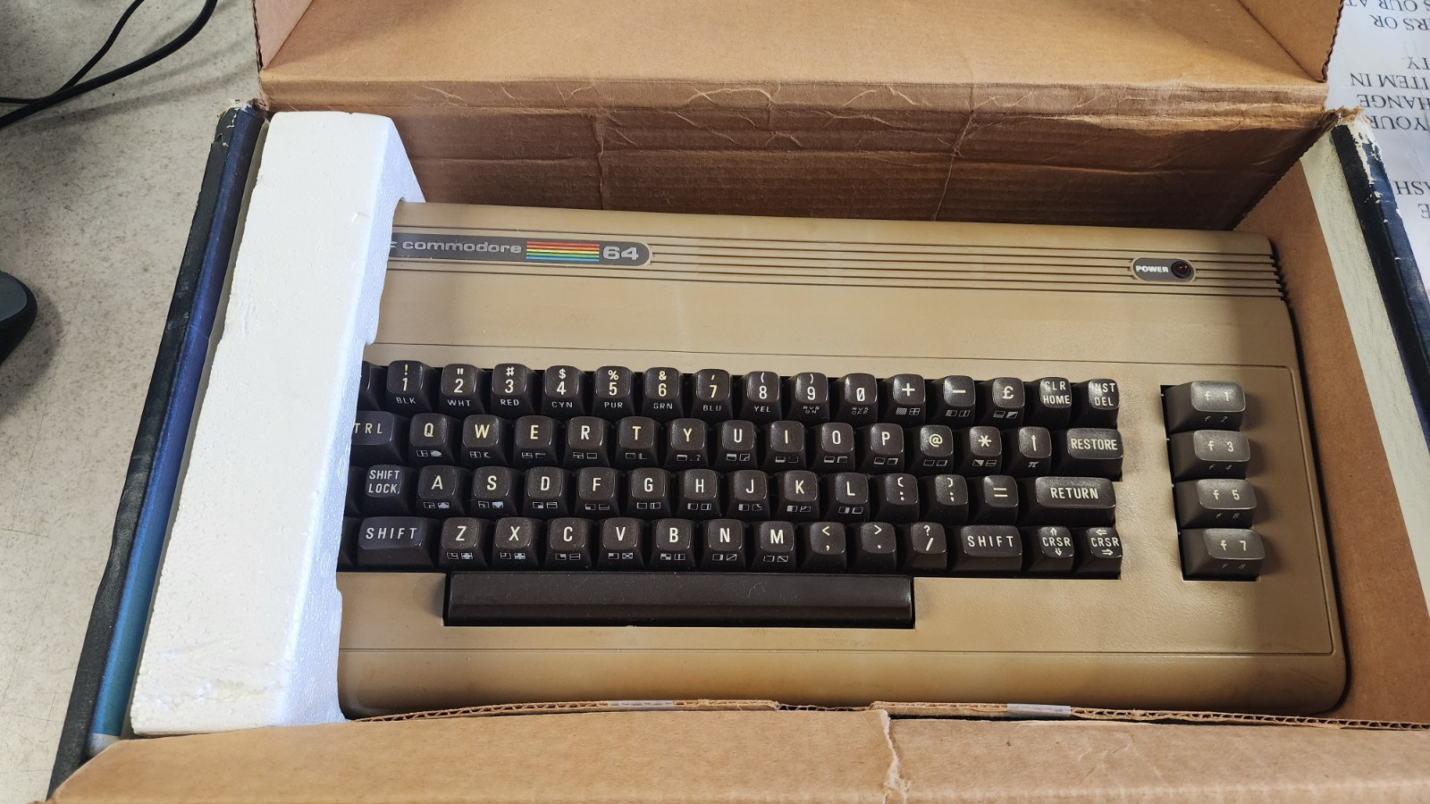 COMMODORE 64 TESTED FOR POWER HAS BOX