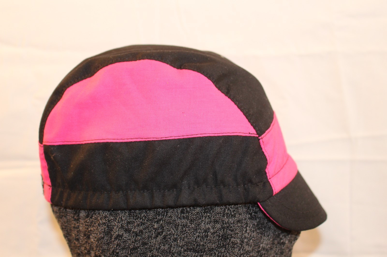 CYCLING CAP 7 PANELS BLACK&FUCHSIA  100% COTTON HANDMADE