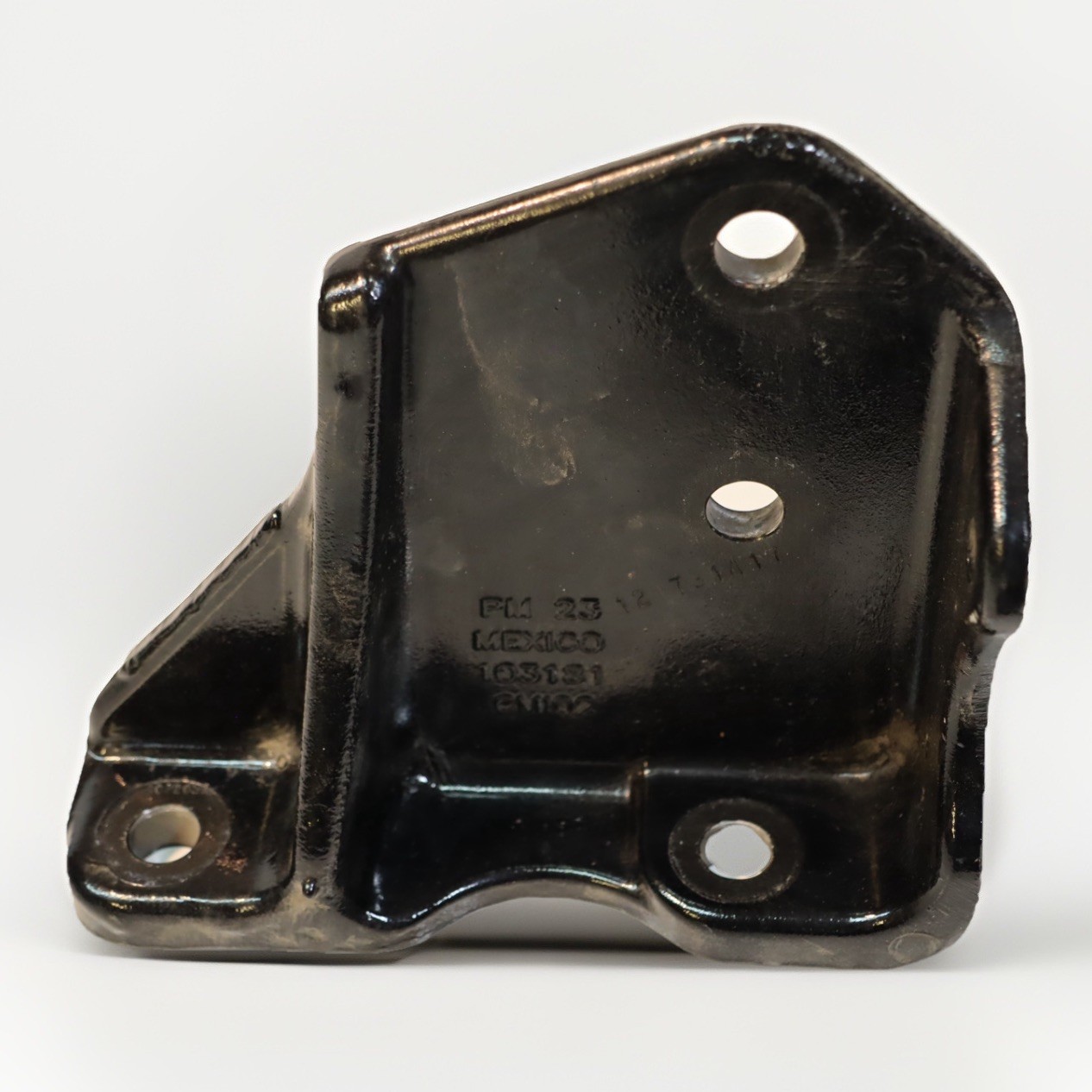 ✅NEW OEM KENWORTH CROSSMEMBER GUSSET, Bracket K140-2438  LEFT SIDE