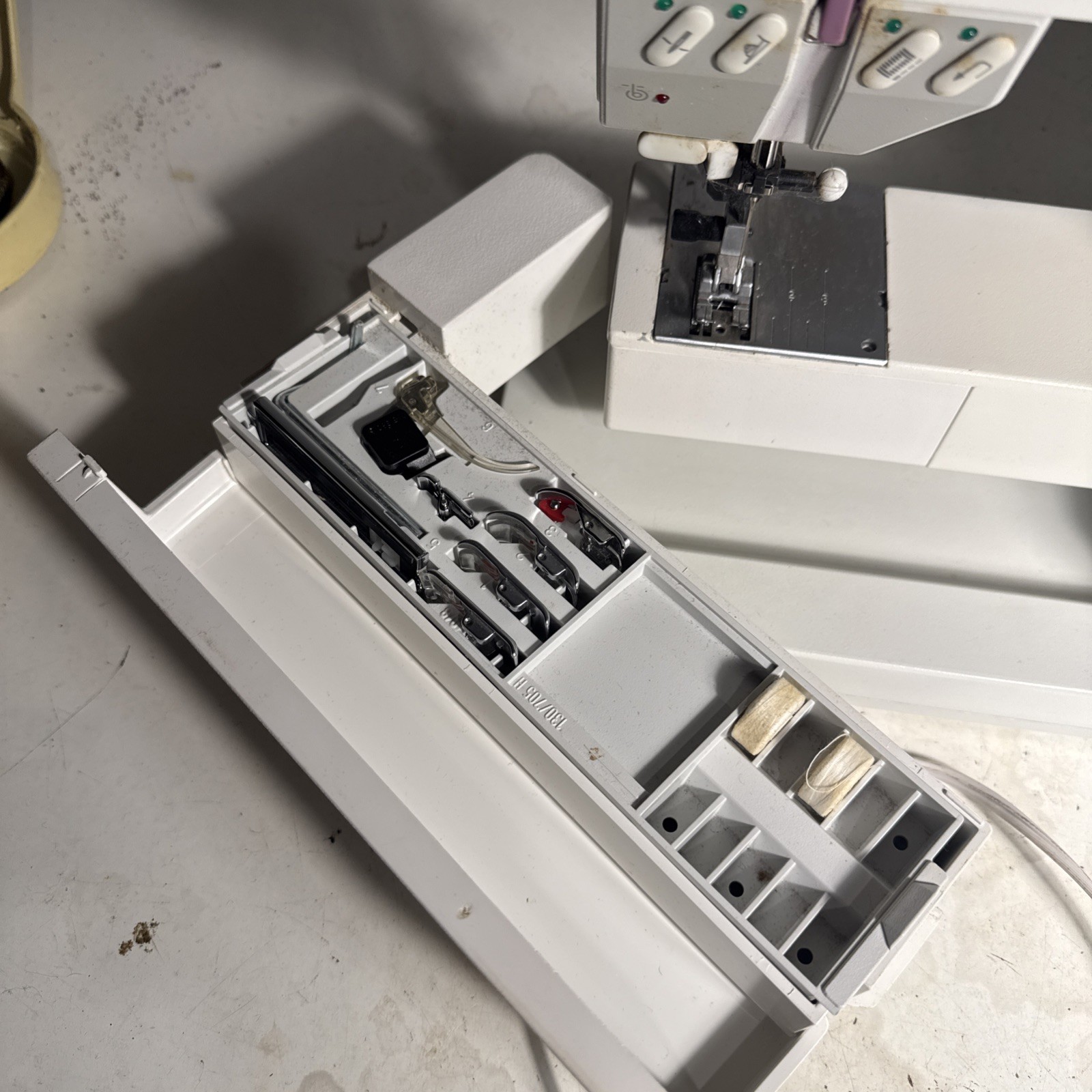 PFAFF creative 1475 CD sewing machine w/Pedal