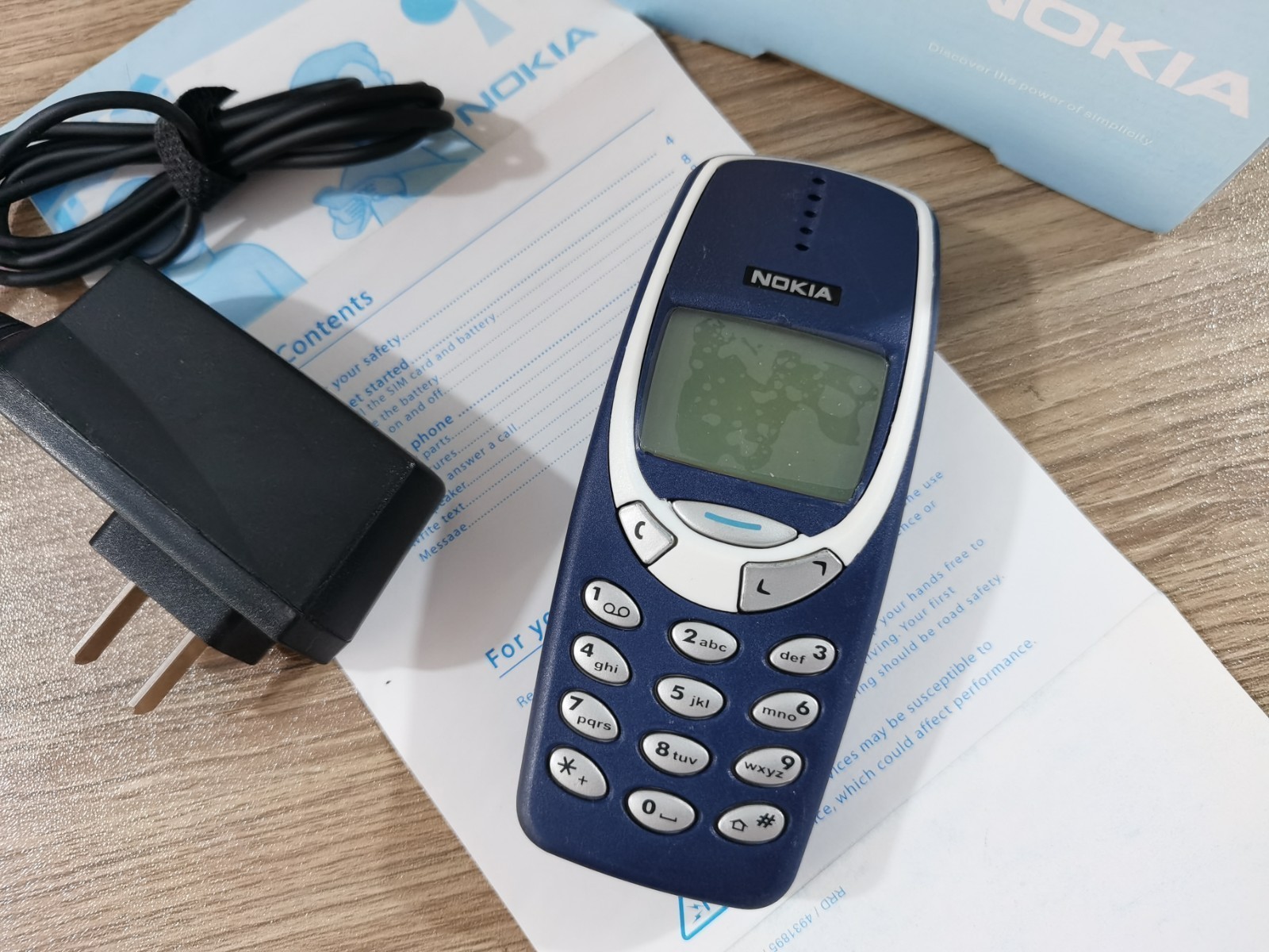 Nokia 3310 - (Unlocked) 2G  - 16 MB - Blue - Rare Cellphone -For collectors z9