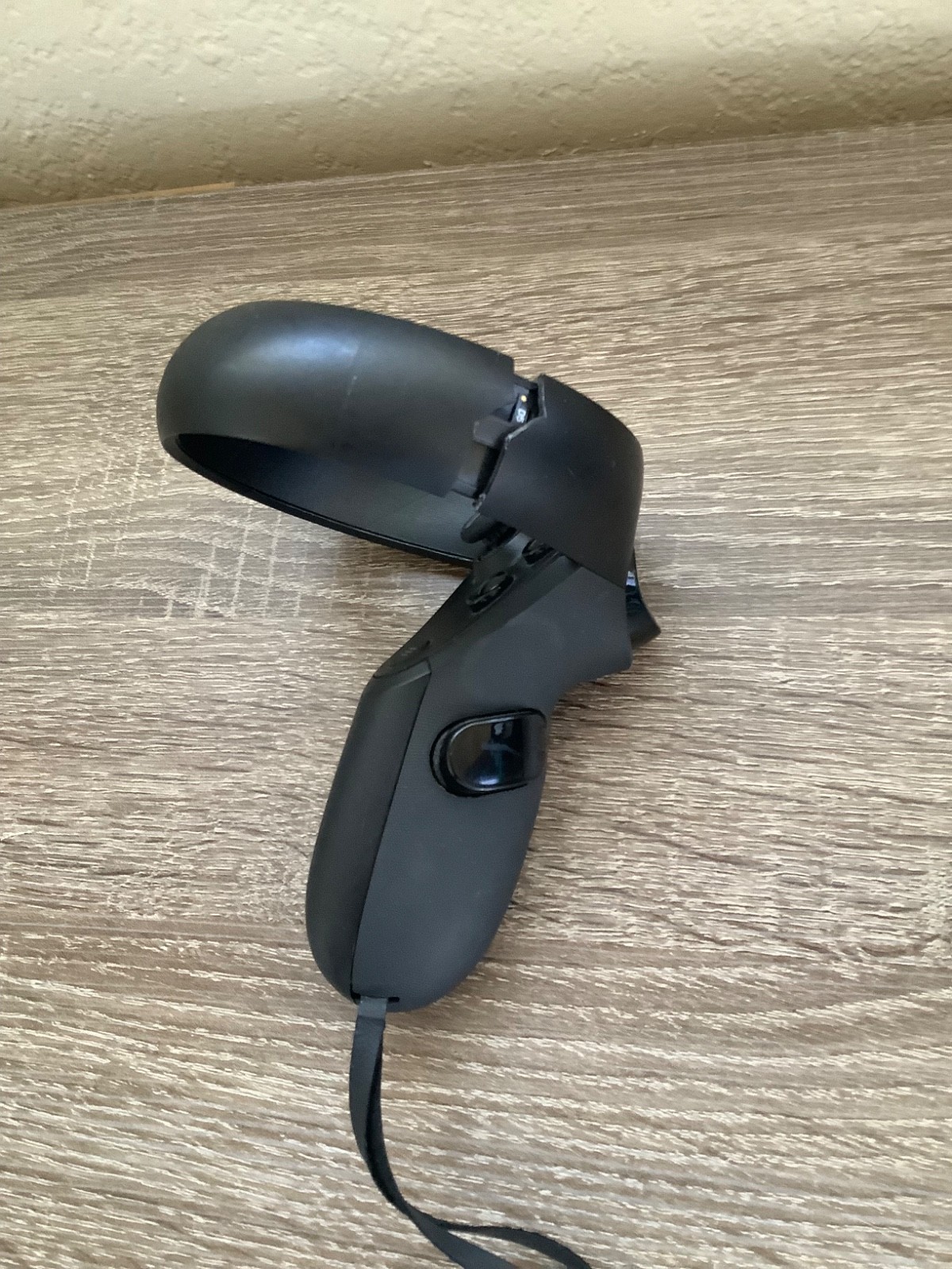 Facebook Meta Oculus Rift MI-BL Controller (Left) Parts or Repair (Powers On)
