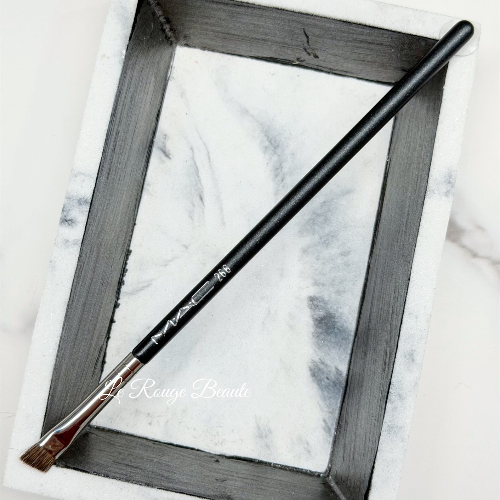 Mac 266 Small Angled Eyeshadow Brow  Brush - Natural Hair Old Version