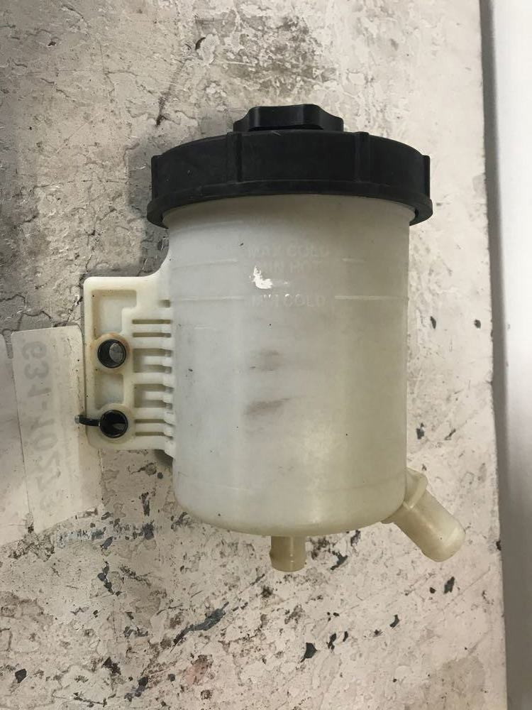 2019 International LT Power Steering Reservoir 4043002C92 (631-10273)
