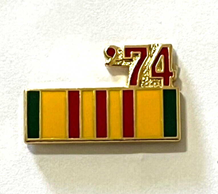 1974 VIETNAM SERVICE RIBBON HAT or LAPEL PIN US ARMY USAF USMC USN USCG VET P416