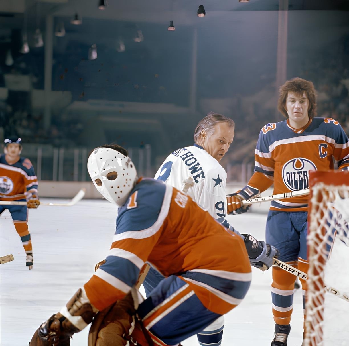 HOCKEY PHOTO PRINT WHA Chris Worthy (Oilers GOALIE  and Gordie Howe (Aeros