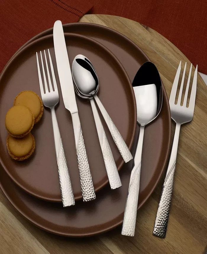 International Silver Loring 34-Piece 18.0 Flatware Set Service for 8