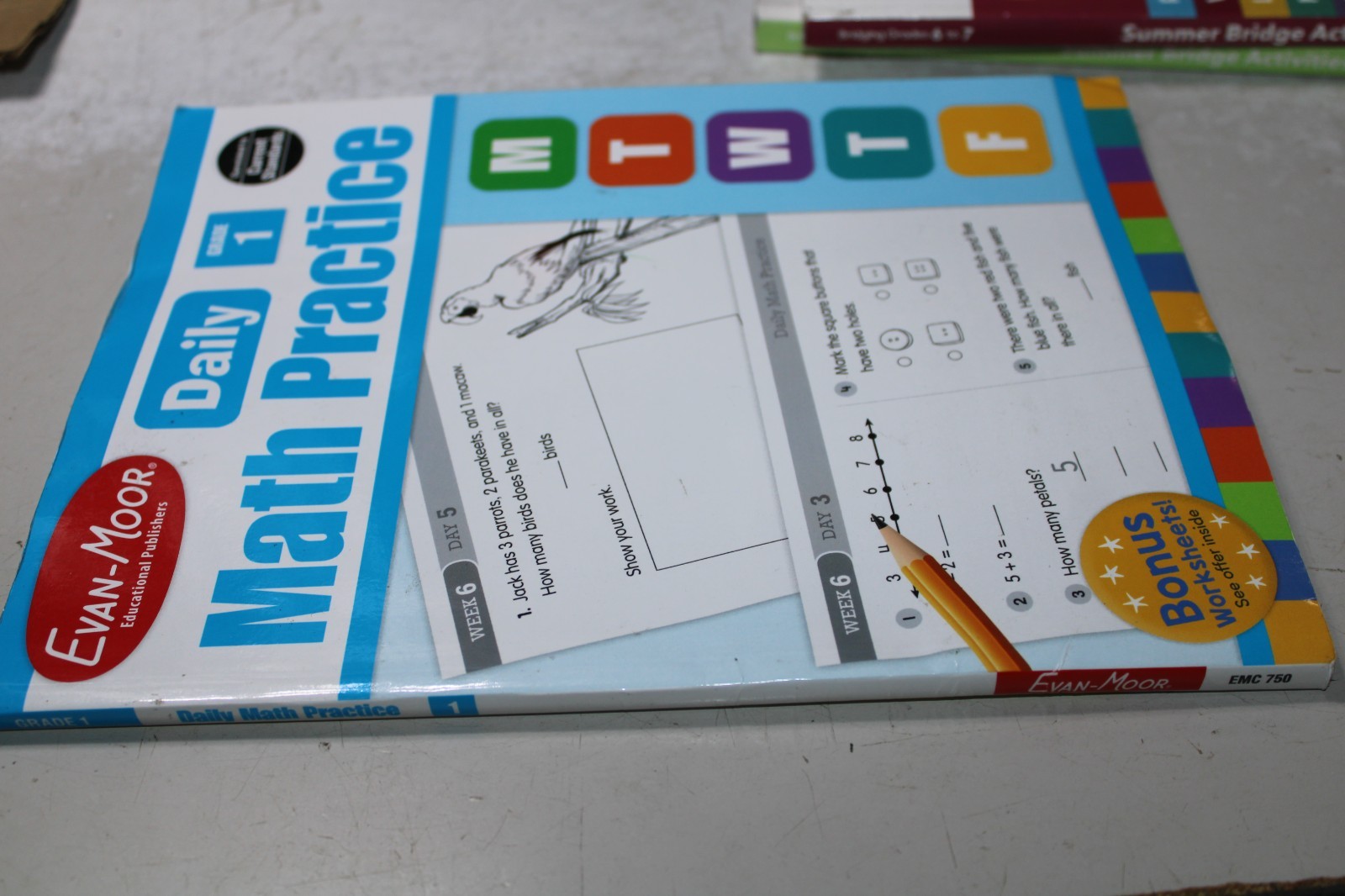 Daily Math Practice, Grade 1 Paperback Evan-Moor Educational Publ