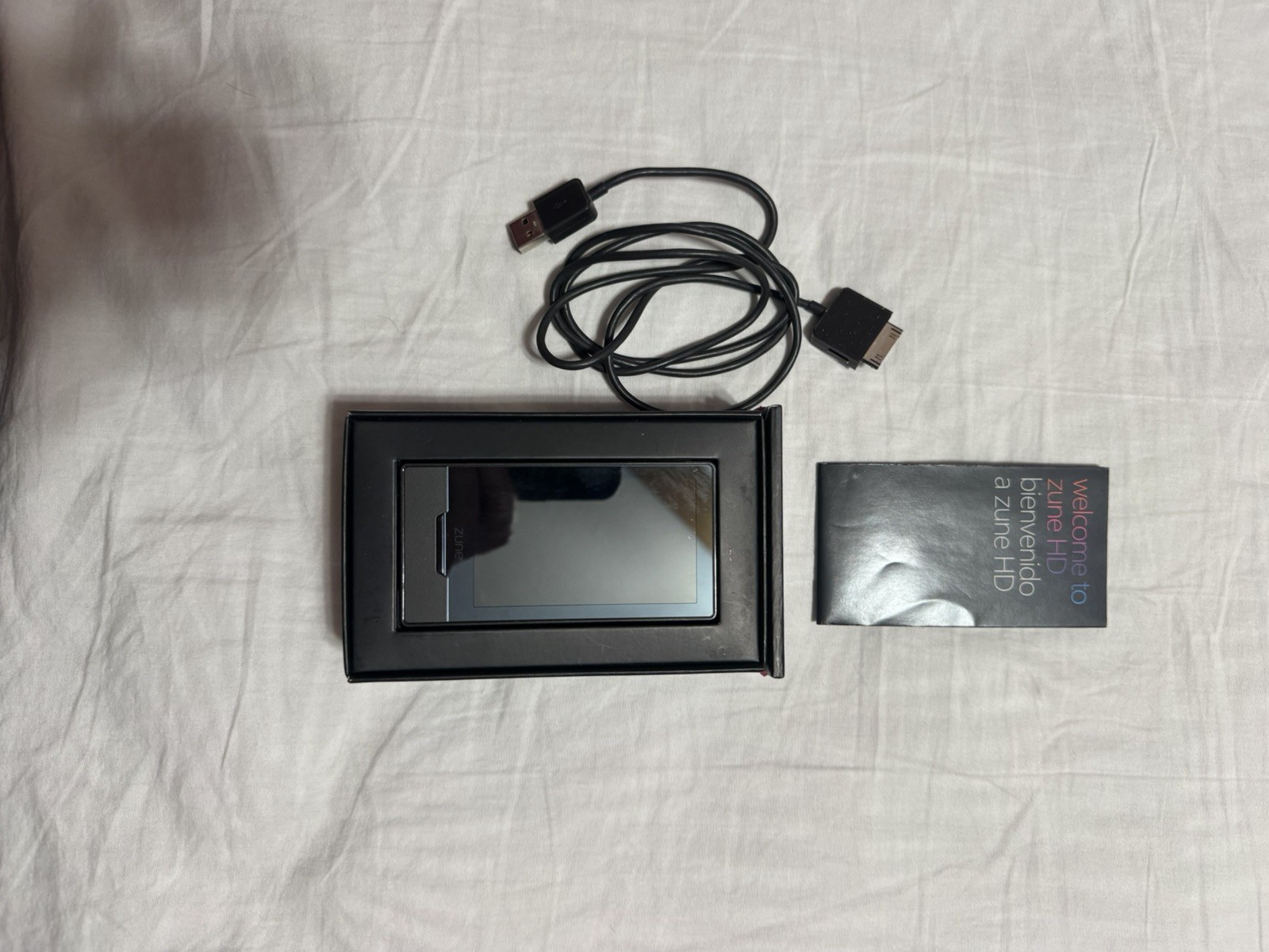 Microsoft Zune 30GB Brown Digital Media Player Bundle - GOTG READ...