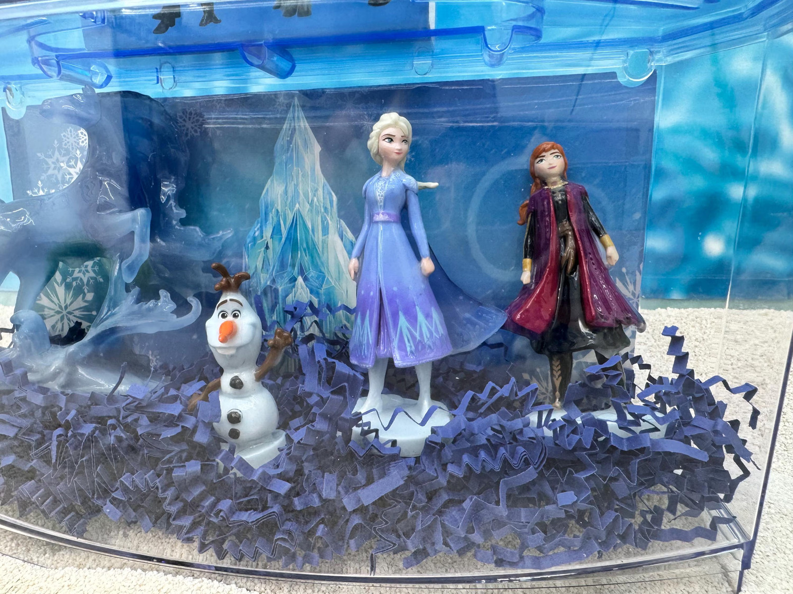 Frozen Complete Betta Set Tank & Characters Included