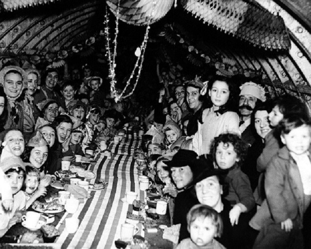 London children enjoy 1940 Christmas Party in bomb shelter 8x10 WWII Photo 852a
