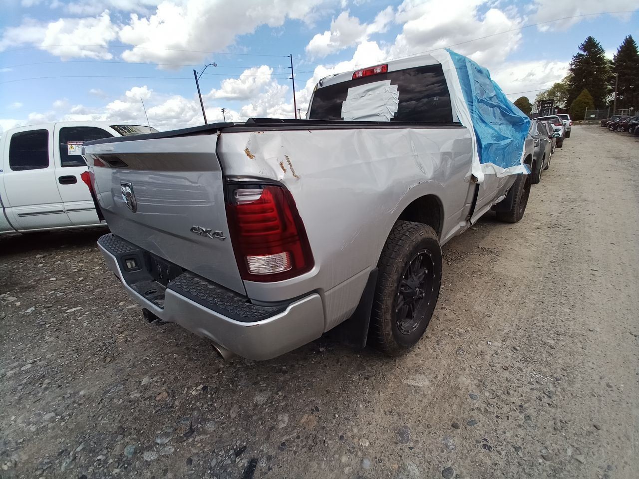 2016 RAM 1500 Air Shutter (12977403