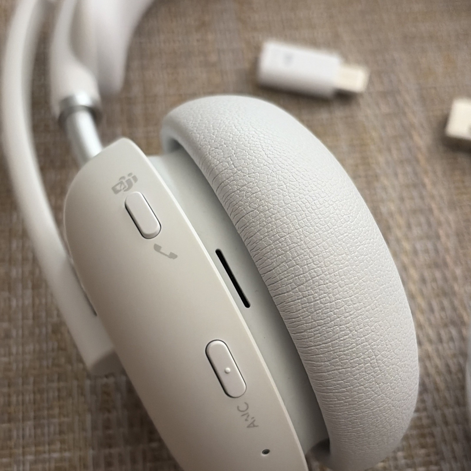 Logitech Zone Wireless 2 Microsoft Teams Certified - White Color With Receiver