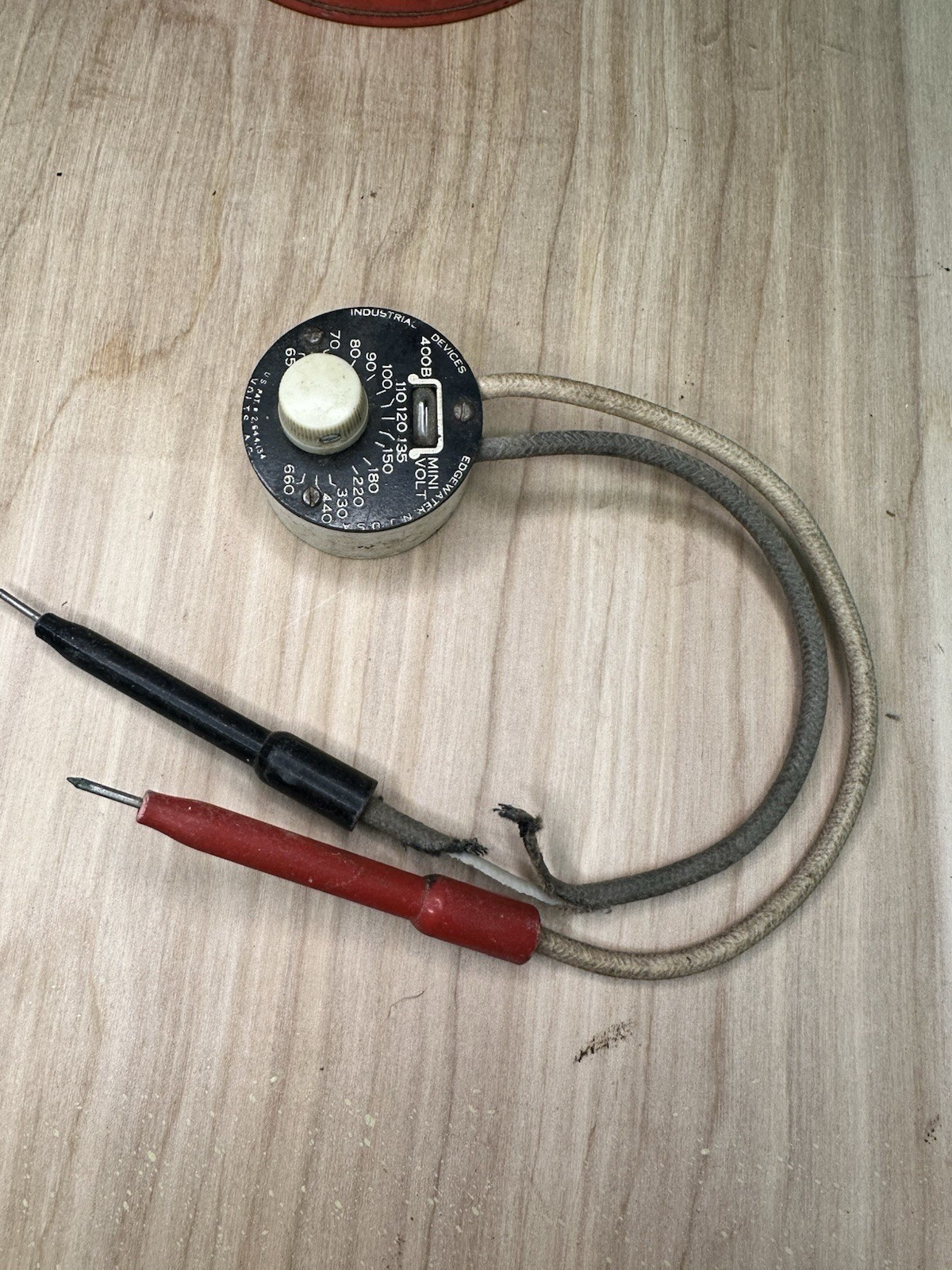 Industrial Devices 400B AC Analog Voltmeter 65-660V w/Test Leads