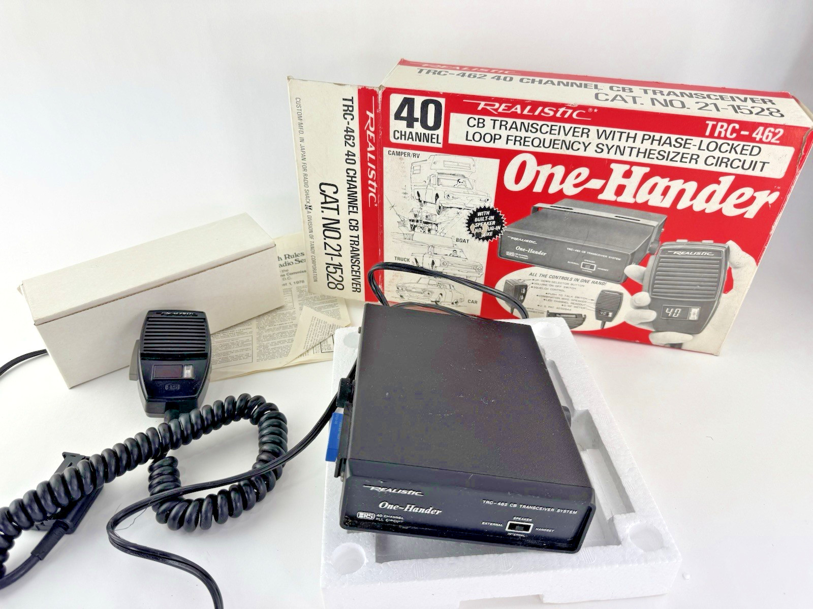 Vintage Realistic One-Hander TRC-462 CB Transceiver System 40 Channel in Box