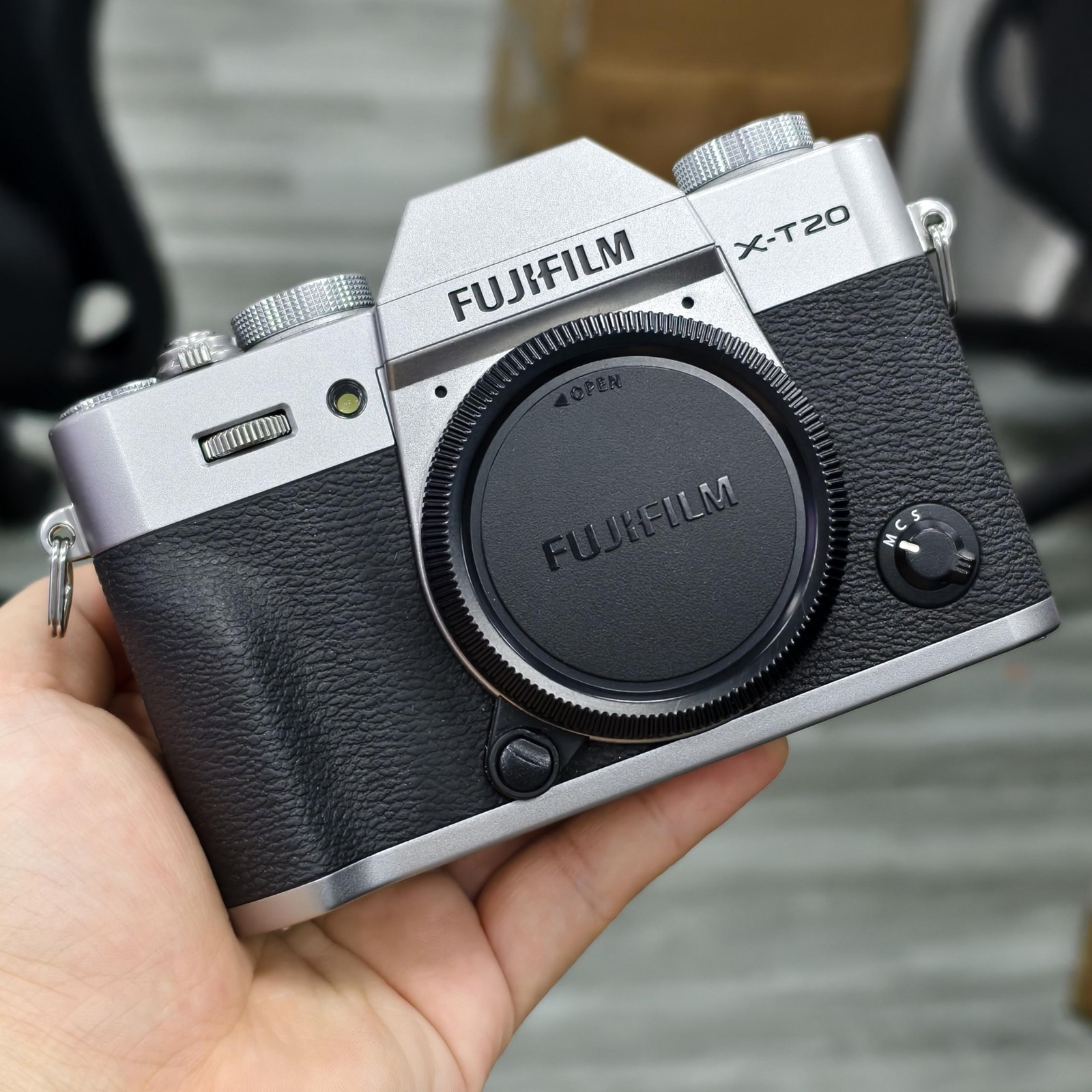 Fujifilm X-T20 24.3MP Mirrorless Digital Camera XT20 Body Black Excellent
