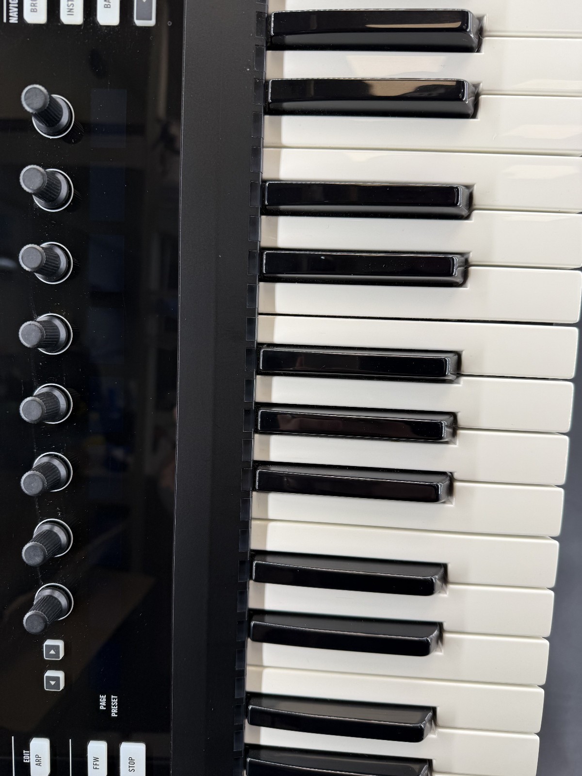Native Instruments Komplete Kontrol S49 Controller Keyboard